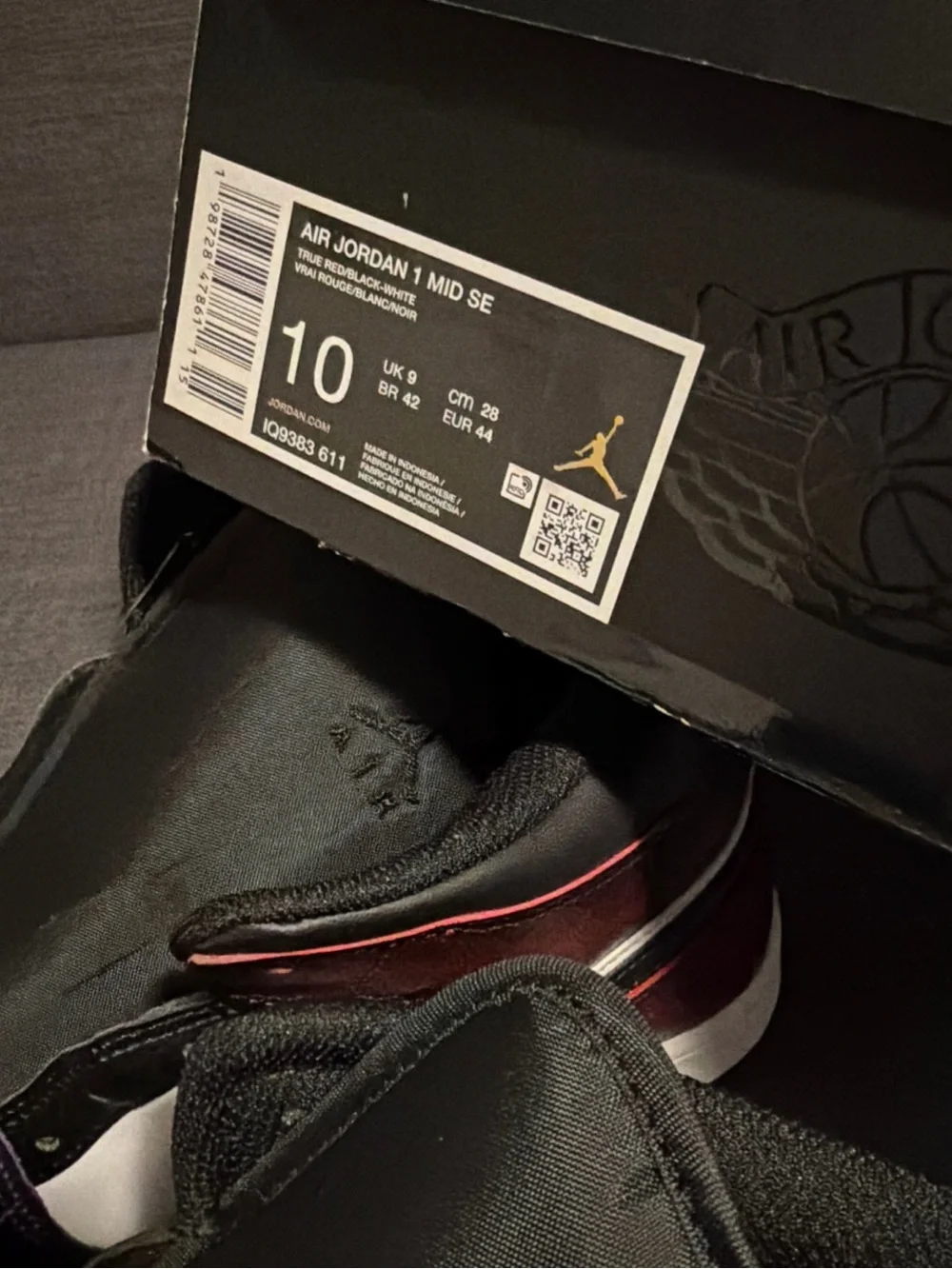 Size 10 - Air Jordan 1 SE Mid LA to Chicago